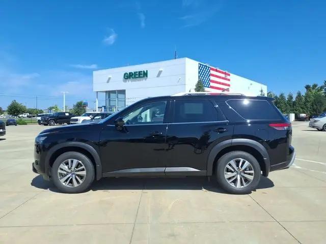 2025 Nissan Pathfinder SL FWD