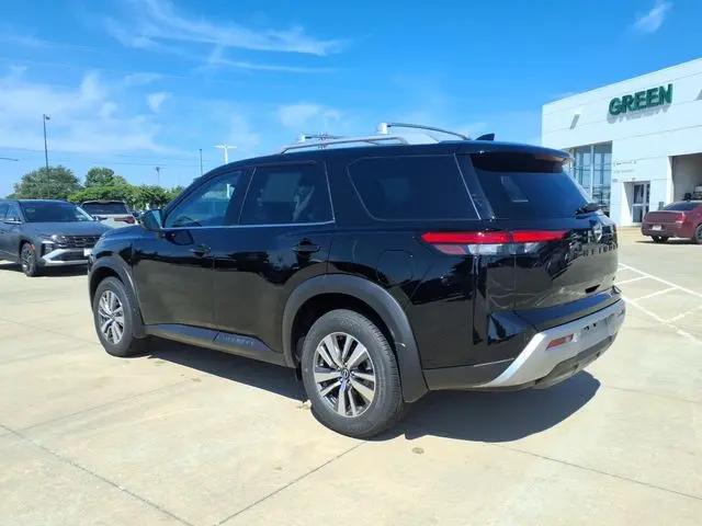 2025 Nissan Pathfinder SL FWD