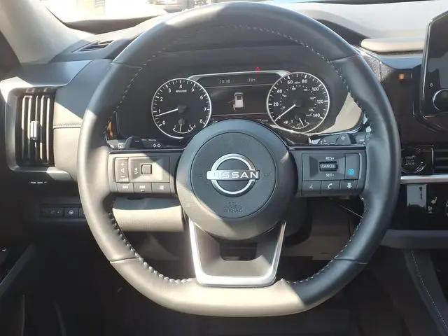 2025 Nissan Pathfinder SL FWD