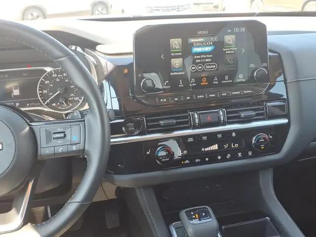 2025 Nissan Pathfinder SL FWD
