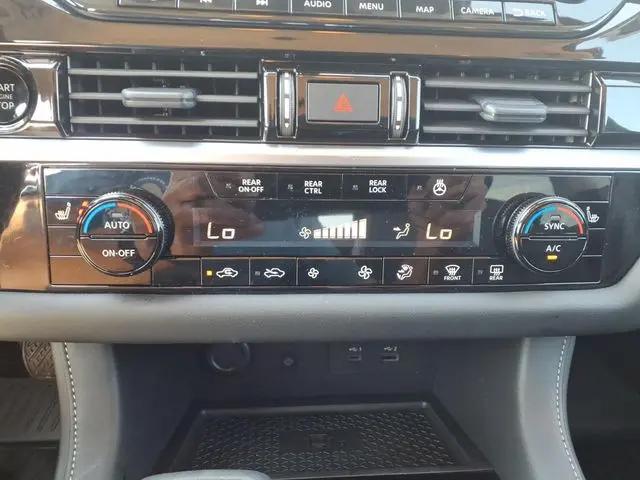 2025 Nissan Pathfinder SL FWD
