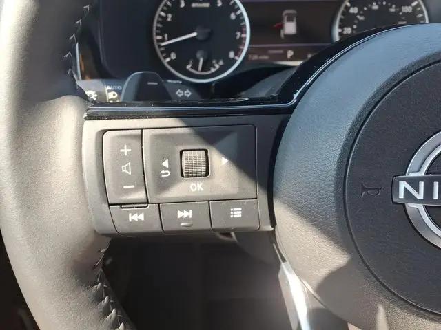 2025 Nissan Pathfinder SL FWD