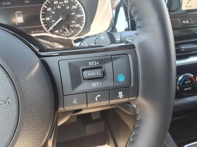 2025 Nissan Pathfinder SL FWD