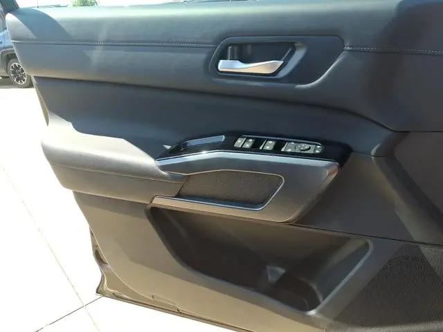 2025 Nissan Pathfinder SL FWD