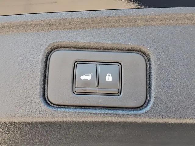2025 Nissan Pathfinder SL FWD