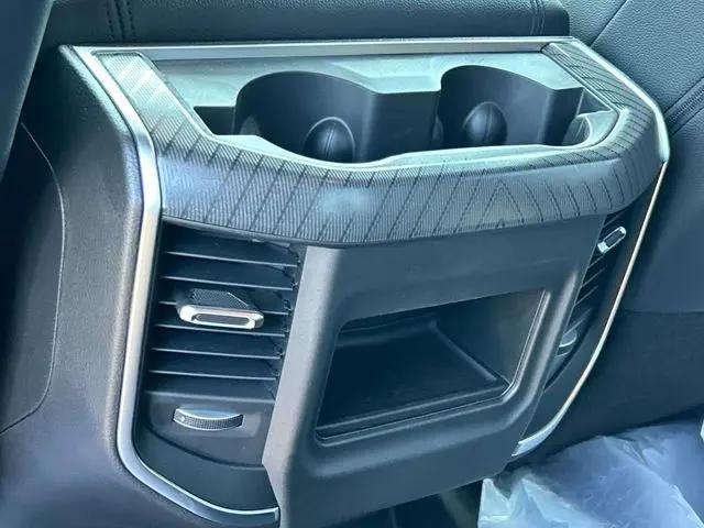 2026 Ram 3500 Big Horn Crew Cab 4x4 64 Box