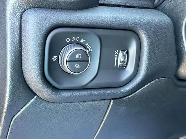 2026 Ram 3500 Big Horn Crew Cab 4x4 64 Box