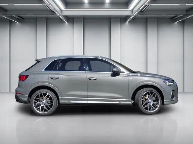 2020 Audi Q3 Premium Plus 45 TFSI S line quattro Tiptronic