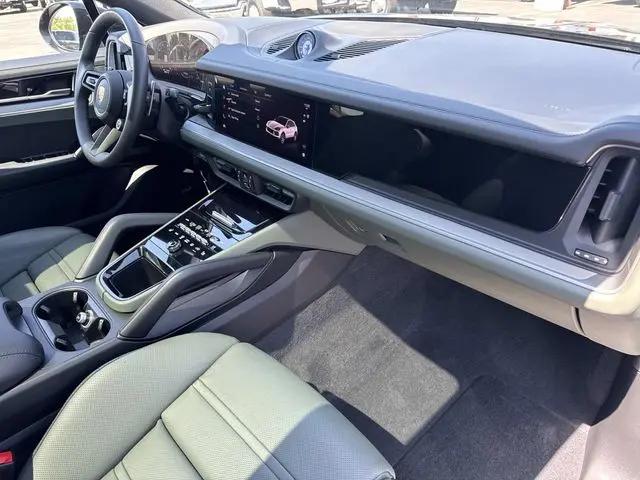 2025 Porsche Cayenne Cayenne
