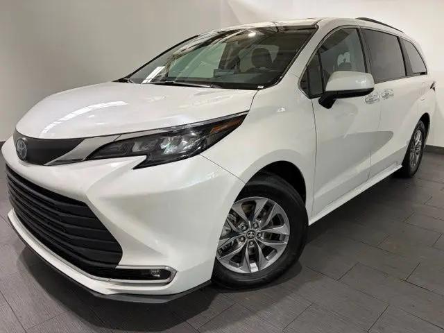 2024 Toyota Sienna XLE for sale in Brook Park, OH