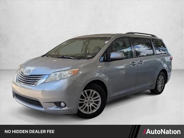 2015 Toyota Sienna XLE 8 Passenger for sale in Sanford, FL