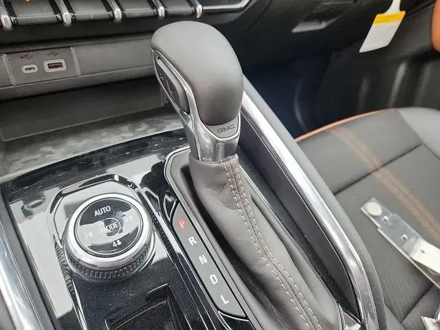 2026 GMC Canyon AT4, 4WD