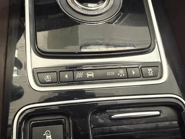 2018 Jaguar F-PACE 25t Prestige