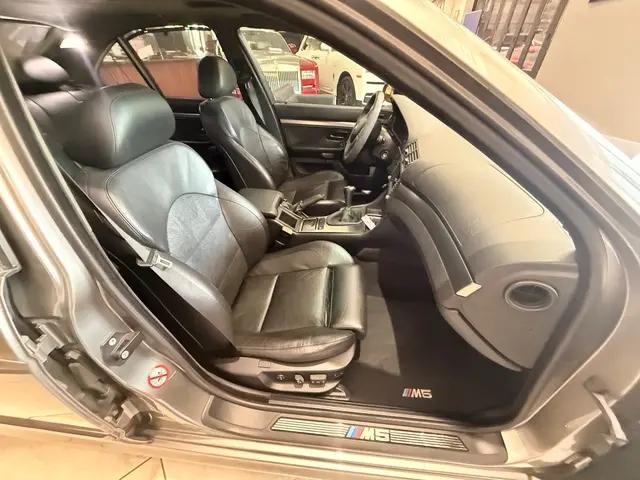 2002 BMW M5 Standard