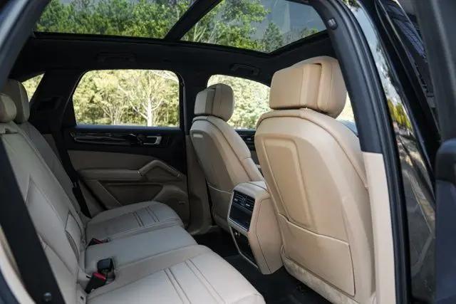 2019 Porsche Cayenne Cayenne