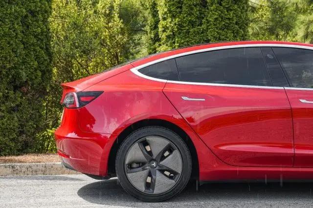 2019 Tesla Model 3 Mid Range