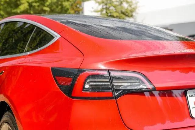 2019 Tesla Model 3 Mid Range
