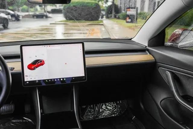 2019 Tesla Model 3 Mid Range
