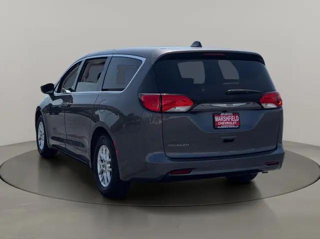 2022 Chrysler Voyager LX