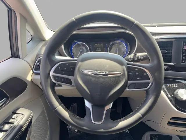 2022 Chrysler Voyager LX