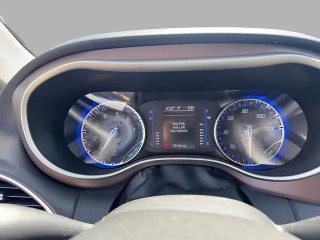 2022 Chrysler Voyager LX