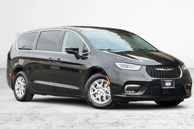 2023 Chrysler Pacifica Touring L for sale in Vallejo, CA
