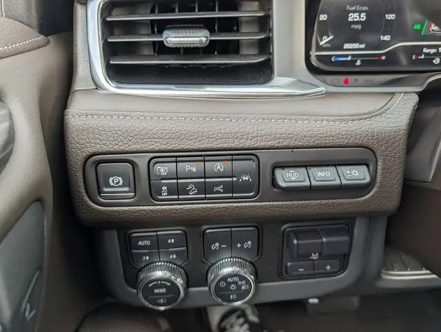 2024 GMC Yukon 4WD Denali