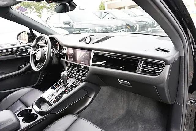 2024 Porsche Macan S