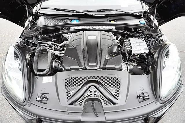 2024 Porsche Macan S