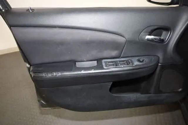 2013 Chrysler 200 LX