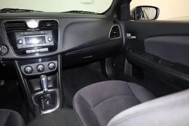 2013 Chrysler 200 LX