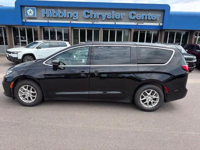 2025 Chrysler Pacifica Select for sale in Hibbing, MN