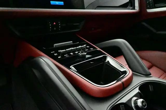 2025 Porsche Cayenne Cayenne