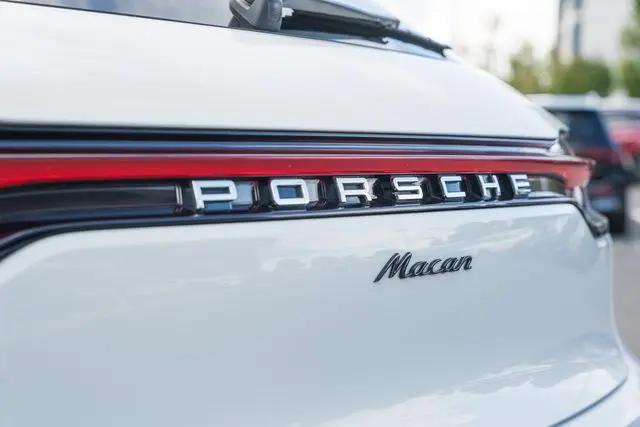 2021 Porsche Macan Macan