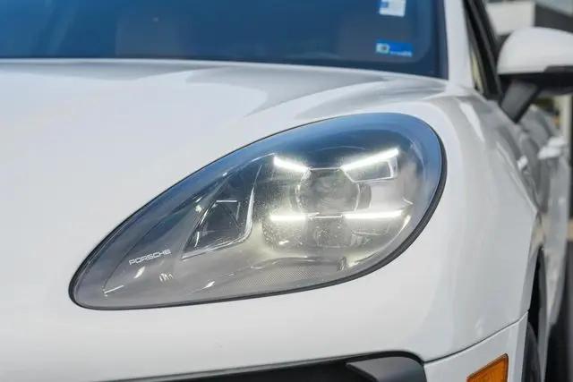 2021 Porsche Macan Macan