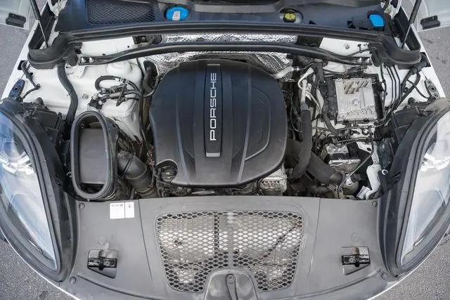 2021 Porsche Macan Macan