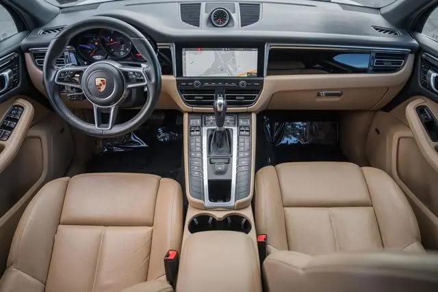 2021 Porsche Macan Macan
