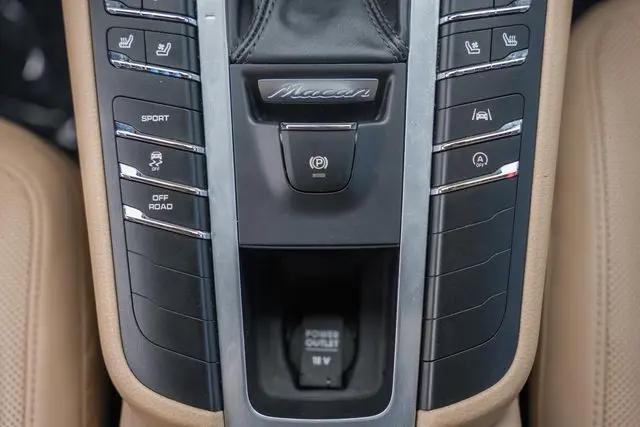 2021 Porsche Macan Macan