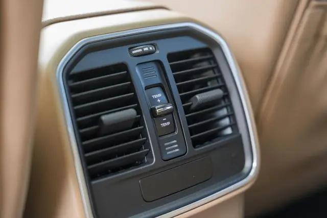 2021 Porsche Macan Macan