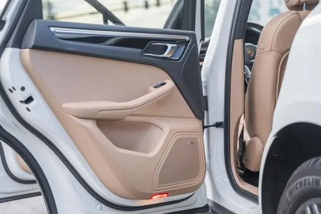 2021 Porsche Macan Macan