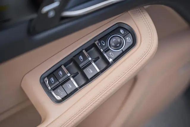 2021 Porsche Macan Macan