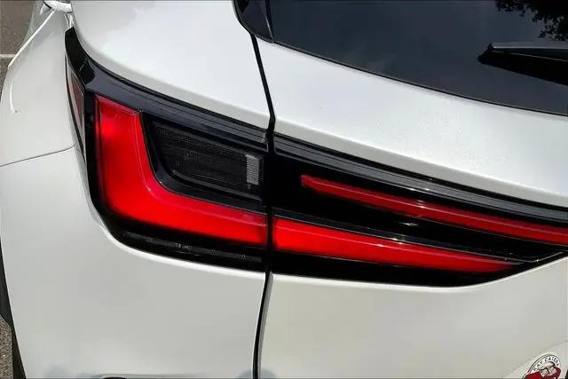 2025 Lexus NX 350h Premium