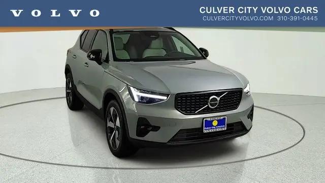 2026 Volvo XC40 Plus, B5 AWD Gas (mild hybrid), Dark for sale in Culver City, CA