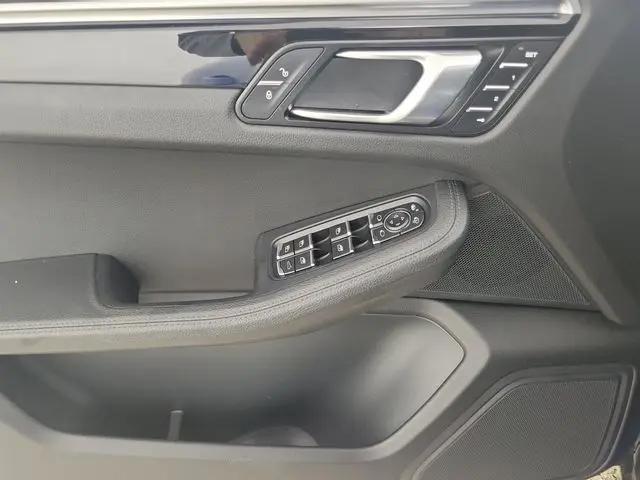 2018 Porsche Macan Macan