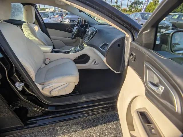 2015 Chrysler 200 Limited