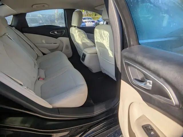 2015 Chrysler 200 Limited