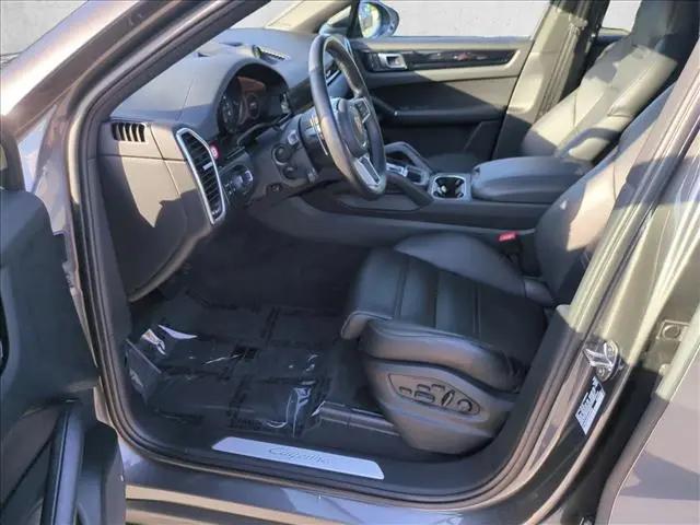 2023 Porsche Cayenne Platinum Edition