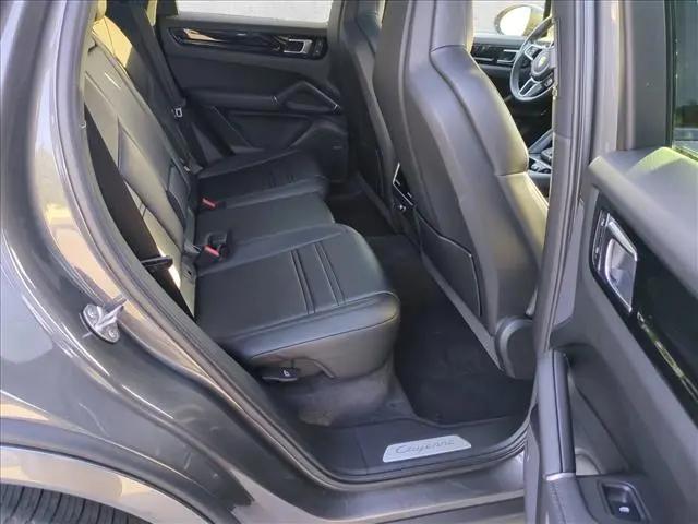 2023 Porsche Cayenne Platinum Edition
