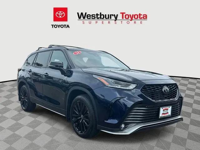 2024 Toyota Highlander LE for sale in Westbury, NY