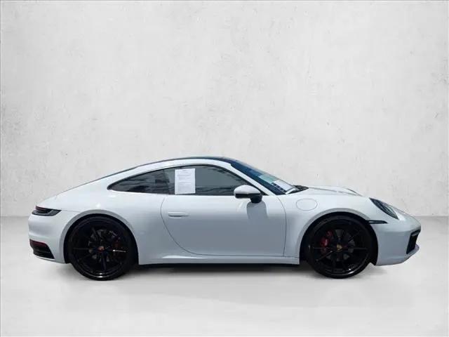 2020 Porsche 911 Carrera